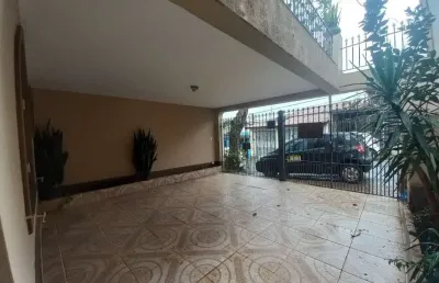 Casa com 3 quartos para alugar na Rua Flávio Cescon, 2147483647, Vila Gomes, São Paulo