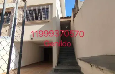 Sobrado com 3 quartos 1 suite 3 vagas quintal armários planejados edicula fácil acesso ao metro fl55