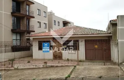 Casa com 3 quartos (01 suíte) e vaga para 3 carros cobertos