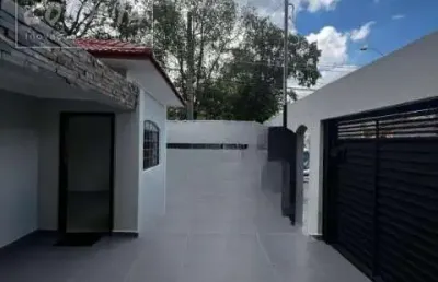 Casa com 2 quartos para alugar no Jardim Utinga, Santo André 