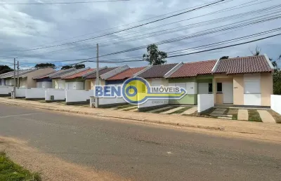 Casas com 45,00m  de área privativa 2 dormitórios sala de estar cozinha banheiro