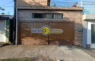 Casa a venda em cachoeirinha 2 dormitórios com ótimo espaço para um comércio.