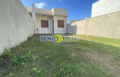 Oportunidade em nova tramandaí  casa com 2 dormitórios e pátio amplo