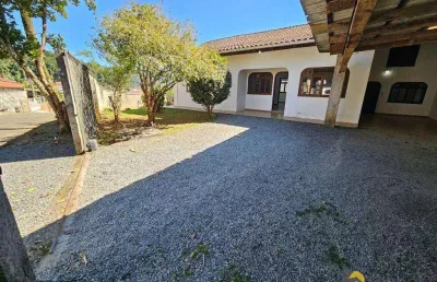 Casa com 4 dormitórios para alugar, 183 m² por r$ 2.760,00/mês - água verde - blumenau/sc