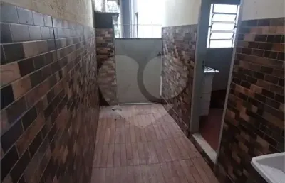 Casa de vila com 2 quartos para locação em campo grande - rj