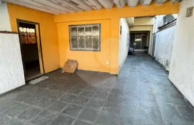 Casa com 3 quartos para alugar na São Teodósio, Inhoaíba, Rio de Janeiro