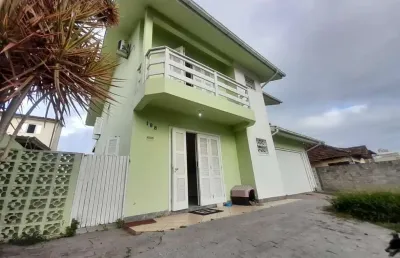 Casa com 4 quartos à venda na rua doutor sizenando teixeira, 188, capoeiras, florianópolis por r$ 1.100.000