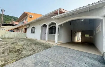 Casa com 4 quartos à venda na beco joão fernando da silva, 452, roçado, são josé por r$ 705.000