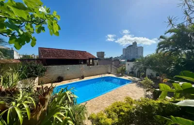 Casa com 4 quartos à venda na rua waldemar ouriques, 312, capoeiras, florianópolis por r$ 2.200.000