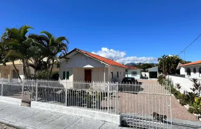 Casa com 5 quartos à venda na rua ervino scheidt, 262, centro, palhoça por r$ 954.000