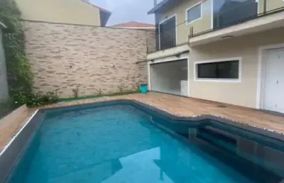 Luxo e sofisticação em ótimo local de guarulhos, sobrado de alto padrão novo, planta moderna, composto por 03 suítes, 06 vagas !!