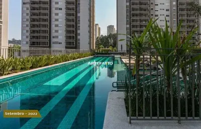 Com 2 dormitórios(suite), 2 vagas fixas, 1 depósito na garagem ao lado do metrô