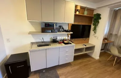 Studio mobiliado com 25 mts ao lado metro - vista livre para piscinas