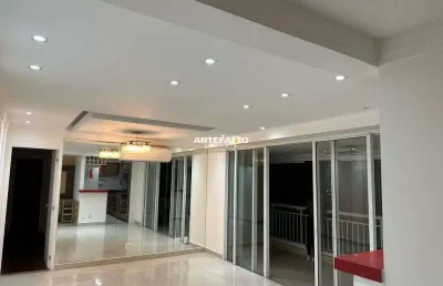 Lindo apartamento reformado110m2 com 3 suites e 2 vagas