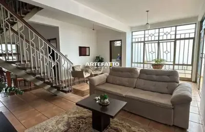 Casa com 3 quartos à venda na Rua ÂNgelo Leporaci, 611, Residencial São Tomaz, Franca