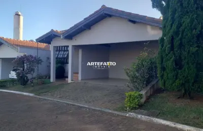Casa em condomínio fechado com 3 suítes em franca/sp