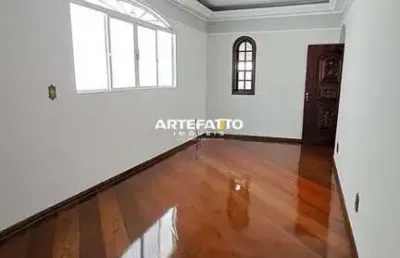 Casa com 3 dormitórios no bairro vila duque de caxias