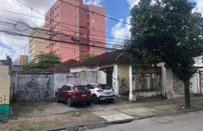 Casa com 5 quartos, galpões, estacionamento com 600.00m2 em recife, macaxeira
