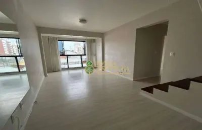 Duplex semi mobiliado, sacada com churrasqueira e 2 quartos à venda no estreito.