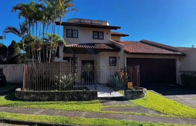 À venda | 297 m², 4 quartos, piscina privativa e 4 vagas de garagem - córrego grande, florianópolis.
