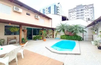 Casa com 5 quartos à venda na Rua José de Lyra Telles, 70, Barreiros, São José