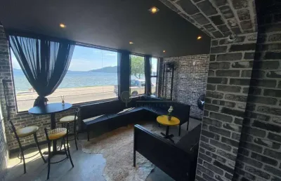 À venda | pousada com rentabilidade mensal, 94 m², 7 quartos - de frente para lagoa da conceição, em florianópolis.