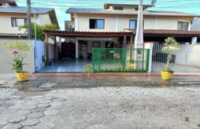 Casa com 3 quartos à venda na Avenida Mário José Mateus, 447, Bela Vista, Palhoça
