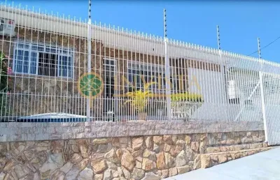 3 quartos sendo 1 suíte, quintal amplo e 3 vagas no jardim atlântico - á venda em florianópolis