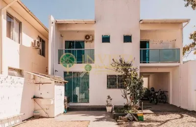 À venda | casa com 218m², 3 quartos e 2 vagas de garagem - agronômica, florianópolis.