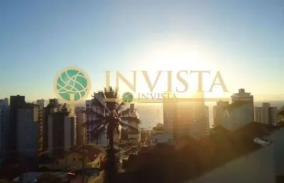 Vista para beira mar norte, 3 casas com 213m² cada, no bairro agronômica