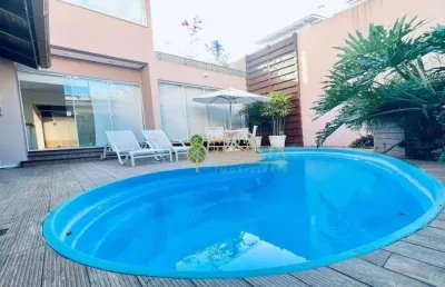 À venda no joão paulo! casa com 4 suítes, piscina e 3 vagas de garagem.