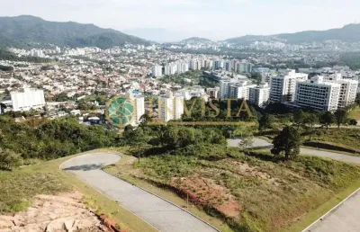 À venda | terreno com 638 m² em condomínio fechado no itacorubi.