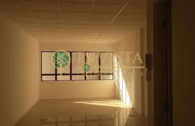 Sala comercial à venda com 1 vaga de garagem no itacorubi.