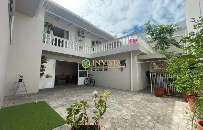 À venda | 231 m², semi mobiliado, terraço privativo, 4 quartos e 3 vagas - canto, em florianópolis.