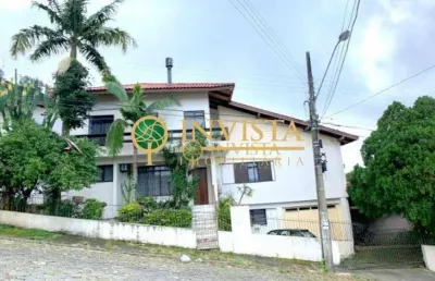 À venda | vista panorâmica, 6 quartos, mezanino e 4 vagas de garagem - trindade, em florianópolis.