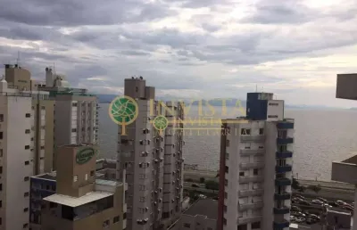 À venda | 316 m², mobiliado, vista mar, piscina privativa, 4 suítes e 3 vagas - centro, em florianópolis.