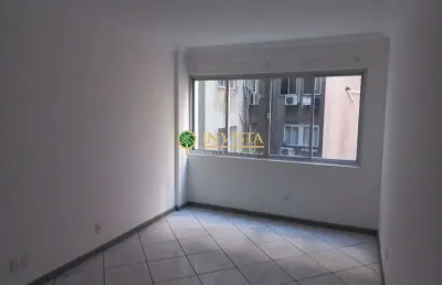À venda | localizado no centro da cidade, 3 quartos e 78 m².