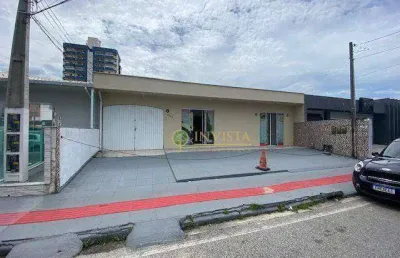 Casa com viabilidade comercial e residencial com 3 quartos, edícula com churrasqueira e 5 vagas em são josé.