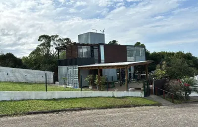 Locação | 140 m², condomínio fechado, 3 quartos, área de churrasqueira com jacuzzi e 4 vagas - campeche, florianópolis.