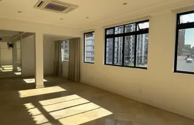 Viabilidade comercial e residencial, 4 quartos, elevador e 2 vagas - locação no centro de florianópolis.