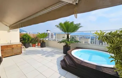 Terraço privativo com piscina e churrasqueira, 3 suítes e 4 vagas à venda próximo a ufsc.
