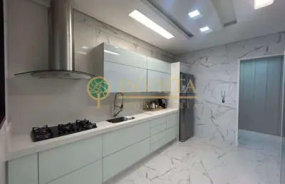 Mobiliado, sacada com churrasqueira e vista mar, 3 quartos e 2 vagas de garagem - para locação no balneário do estreito