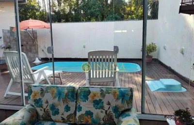 Deck com piscina, churrasqueira e 3 quartos à venda no ribeirão da ilha.