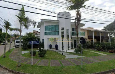 Mobiliada e decorada com 4 quartos e área gourmet com piscina para locação em jurerê internacional.