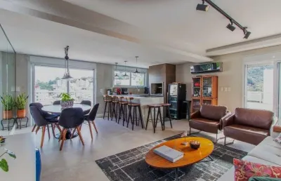 Duplex semi mobiliado, espaço gourmet com terraço privativo, 4 quartos e 3 vagas à venda na trindade