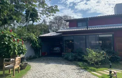 À venda | 375 m², 2 quartos e 2 vagas de garagem - rio vermelho, em florianópolis.