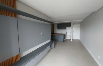 Semi mobiliado, sacada com churrasqueira e 1 vaga à venda nos ingleses.
