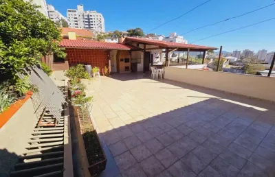Espaço gourmet com churrasqueira, 4 quartos e 2 vagas á venda no estreito.