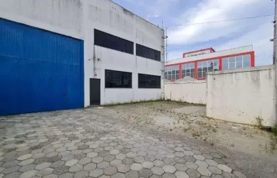 À venda no bairro bela vista, palhoça! galpão comercial com 683m², 6 salas e 3 vagas de garagem.
