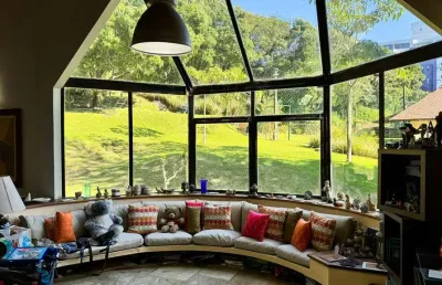 À venda | 418 m², 5 quartos, piscina, 4 vagas em condominio fechado a 10 km do centro de florianópolis